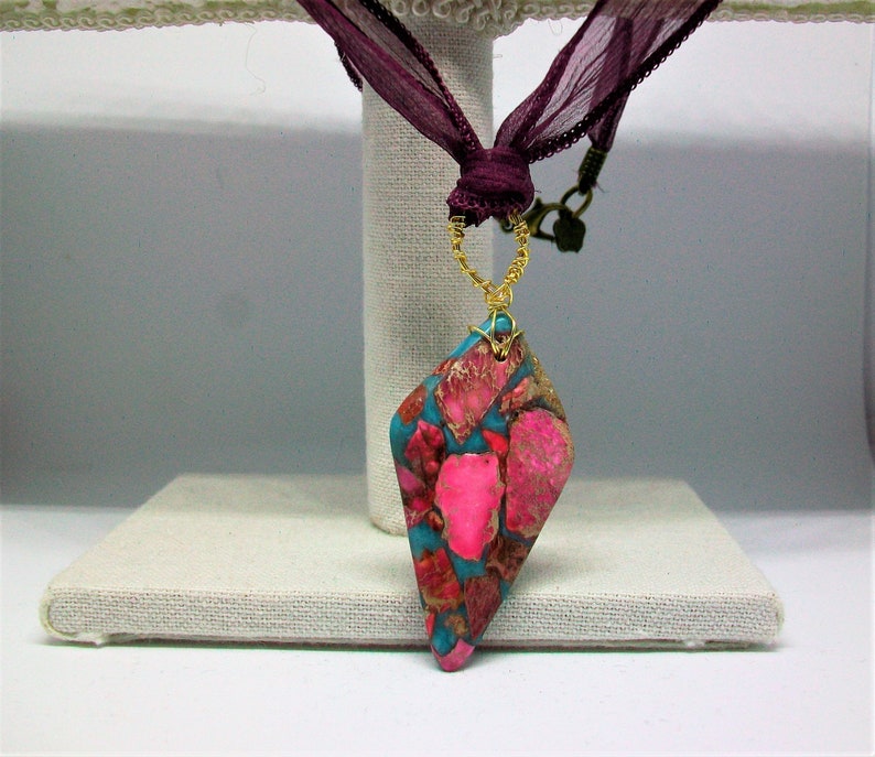 Necklace and earrings with stones of Diaspro handmade brass and silk