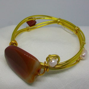 Bracelet with natural stones, baroque pearls, Czech glass and aluminum, handmade