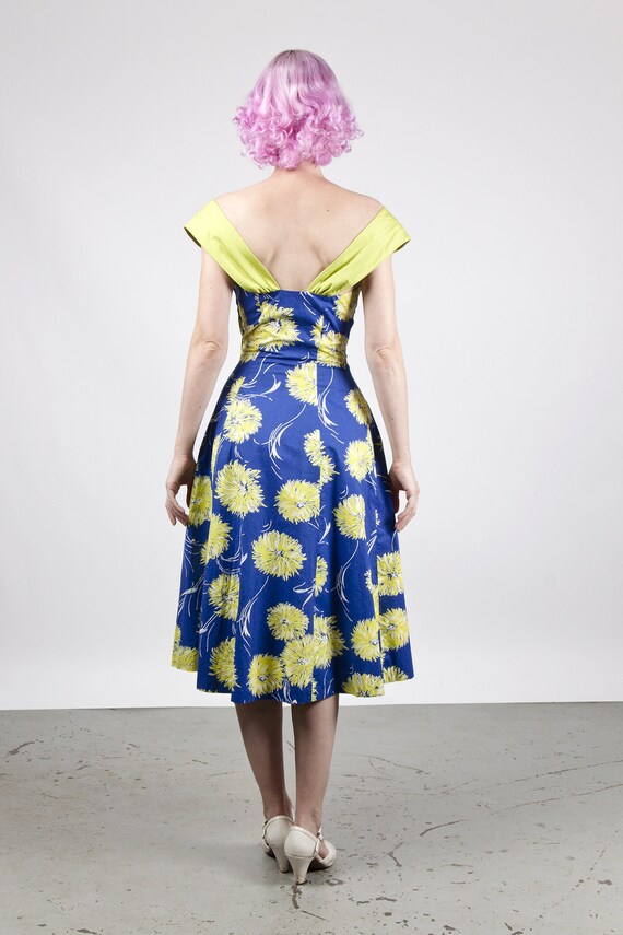 1950s Cotton Sun Dress Deep Blue with Chartreuse … - image 4