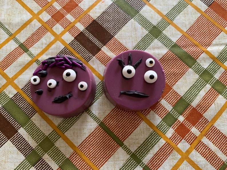 Halloween Chocolate Covered Oreos image 7