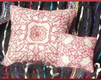 Sops-In-Wine - een klein fantasierijk geteld Blackwork-ontwerpPATROON (HANDWERK) van praktisch Blackwork