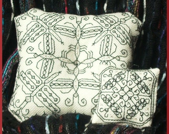 Kalejdoskop - Mały fantazyjny wzór do liczenia na czarno (PRACA RĘCZNA) z Practical Blackwork