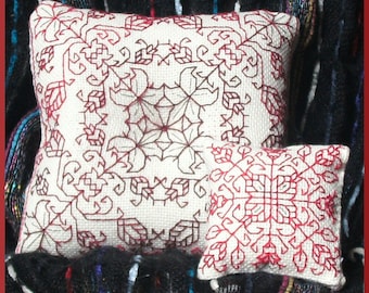 Filigrana- een klein fantasierijk geteld Blackwork-ontwerpPATROON (HANDWERK) van praktisch Blackwork