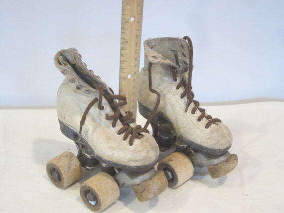 vintage child roller skates,little child roller s… - image 1