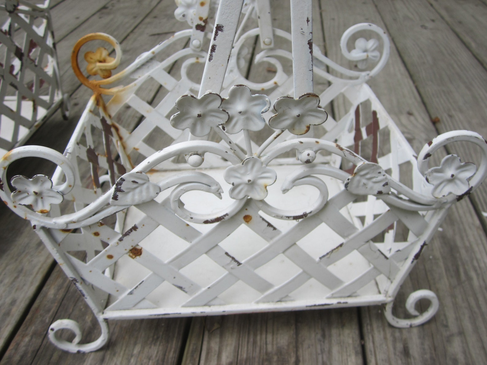 2 Lattice Metal Basket Planterswhite Metal Planter Etsy Canada