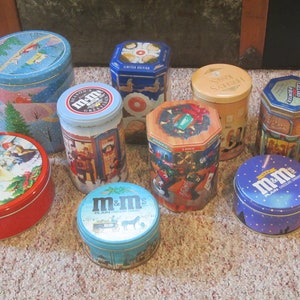 Ensemble de 9 boîtes de Noël, boîtes M & M&#39;s, boîtes de Noël vintage, boîte Lifesaver, Hershey&#39;s Tin, petites boîtes de bonbons, emballage de Noël, boîtes de bonbons vintage,