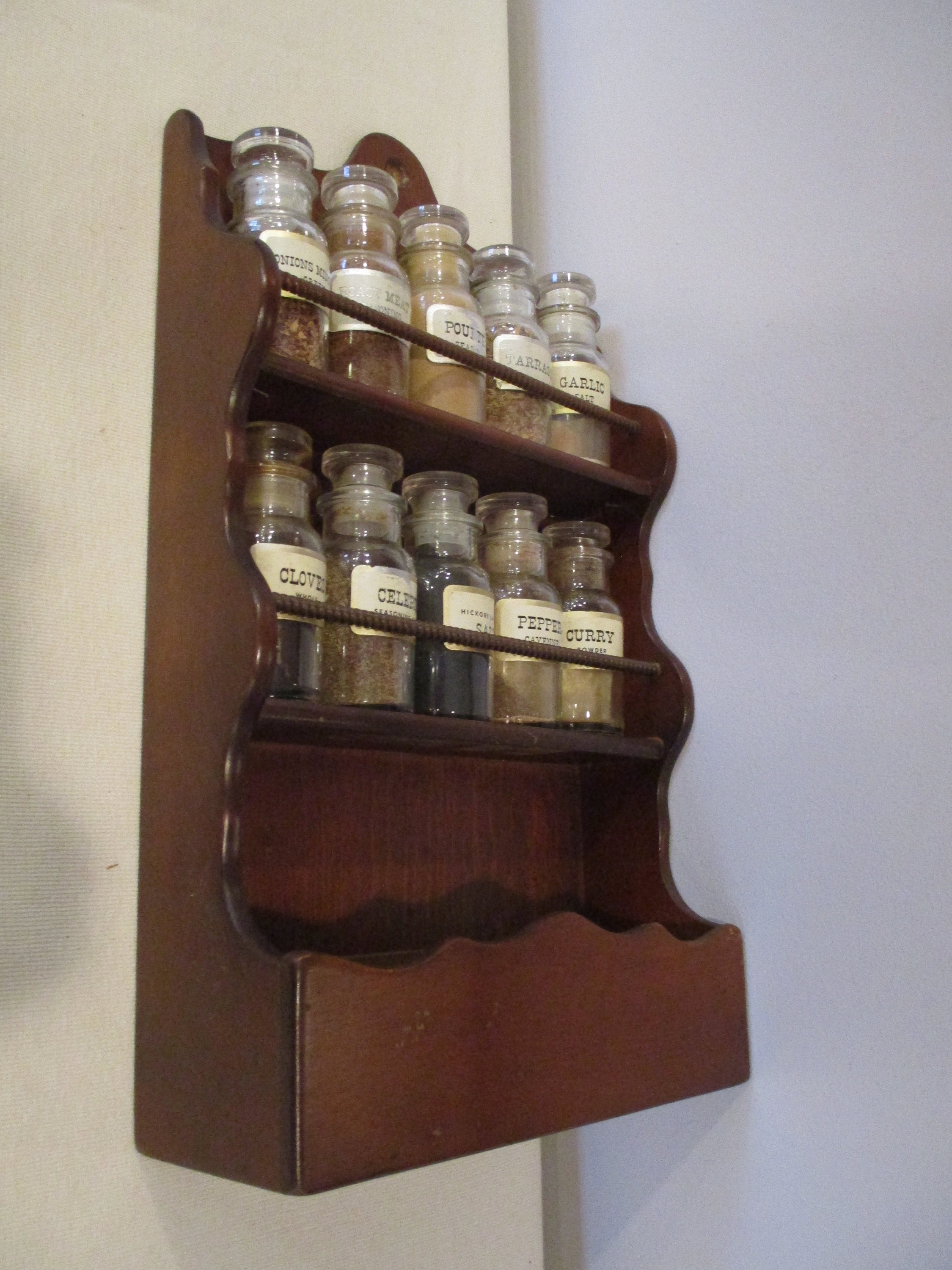 VTG Wood Tiered Spice Rack Stand & 10 Glass Label Spice Jars Storage  Containers