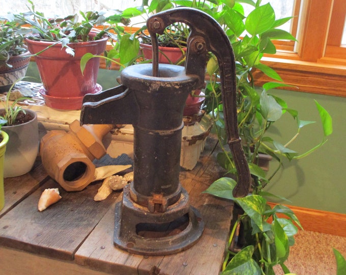 Antique Hand Pump,rusty Water Pump,pitcher Pump,cast Iron Hand Pump