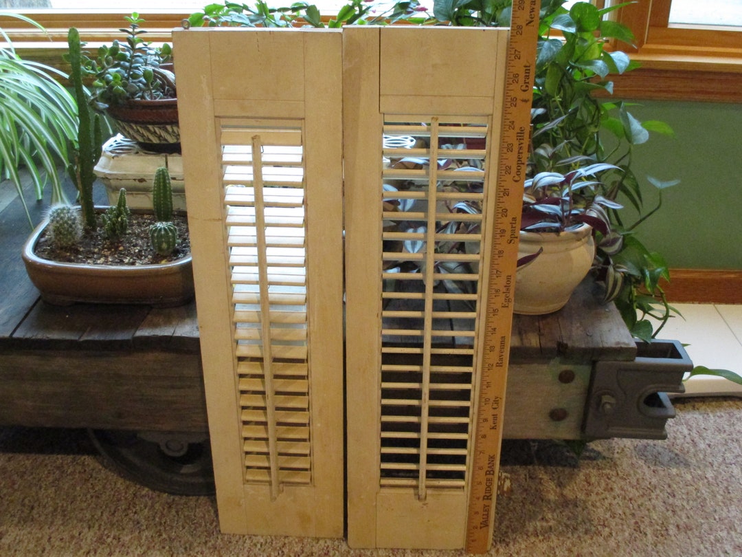 Wood Louvered Shutters,merchandise Display,wood Shutters,craft Display ...