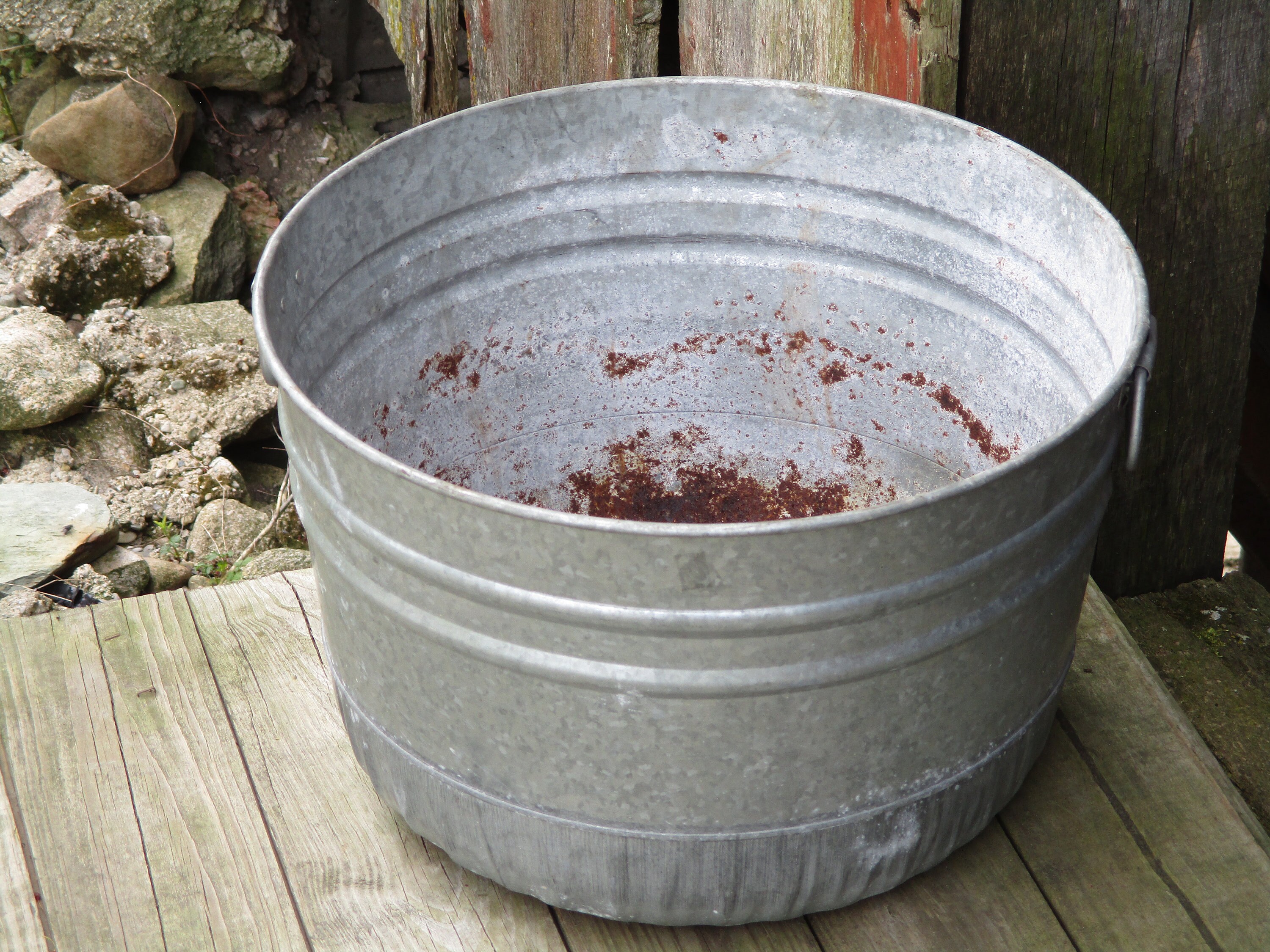 Vintage Galvanized Metal Garden Wash Tub Farm Bucket C.1930s