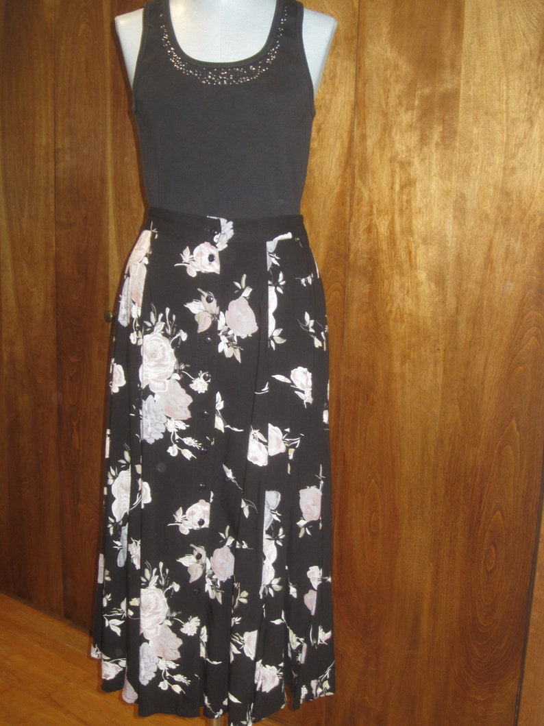 1990s long full skirt,long vintage skirt,costume design,size M full skirt,long full skirt,black print light weight long skirt,rayon skirt