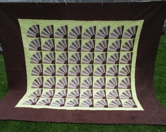 Edredón tamaño Queen, edredón hecho a mano de 94 x 106, edredón de patchwork listo para usar, edredón con diseño de abanico, edredón marrón, edredón marrón y amarillo