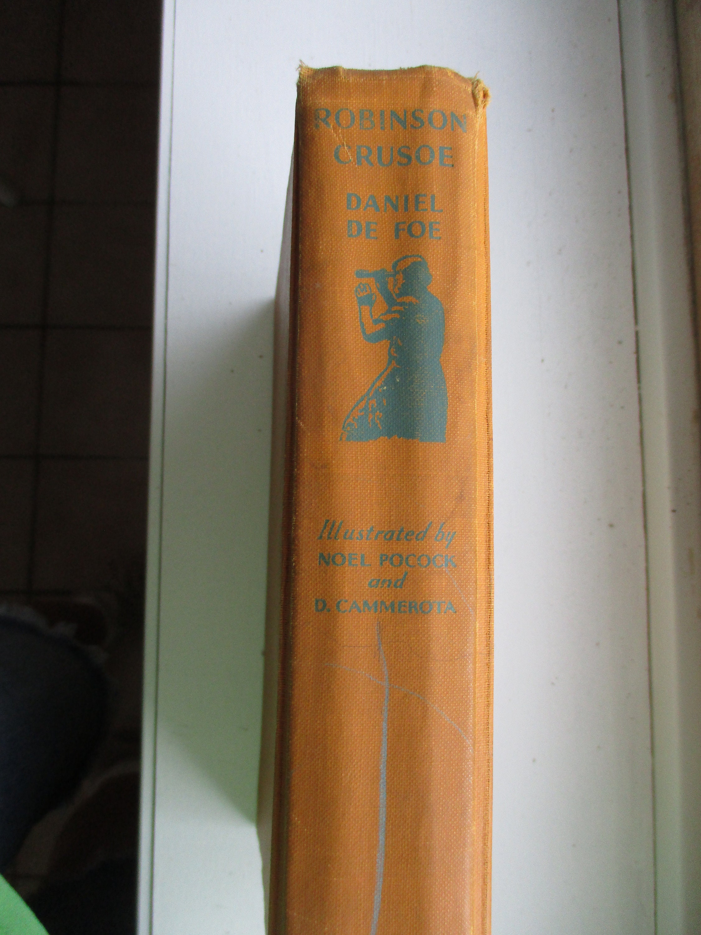 Robinson Crusoe by Daniel Defoe Illustrated by Noel Pocock,classic ...