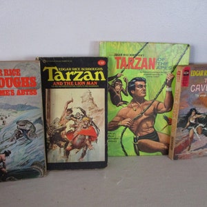 4 livros de Tarzan, Edgar Rice Burrough, Tarzan dos Macacos, A Garota das Cavernas, Out of Times Abyss, Tarzan e o Homem Leão, ficção científica, muito Tarzan