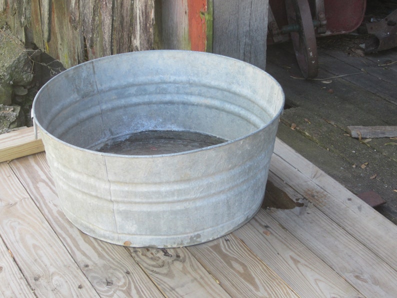 Large Galvanized Round Tub Vintage Galvanized Wash Tub Outdoor Planter Garden Decor Zinc Wash Tub Primitive Decor Farmhouse Decor