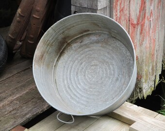 large galvanized round tub,vintage #2 galvanized wash tub,outdoor planter,garden decor,zinc wash tub,primitive decor, farmhouse decor