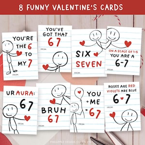 Puede incluir: Un conjunto de ocho tarjetas divertidas de San Valentín con ilustraciones de figuras de palitos y mensajes humorísticos. Cada tarjeta presenta un diseño único con corazones rojos y el número 67. Las tarjetas están en papel rayado.