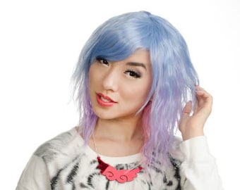 Peruca cosplay agitada frisada de 14 "na altura do ombro com franja curta