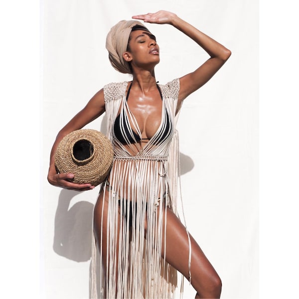 Vestido playero de macramé: atuendo para festivales o fiestas