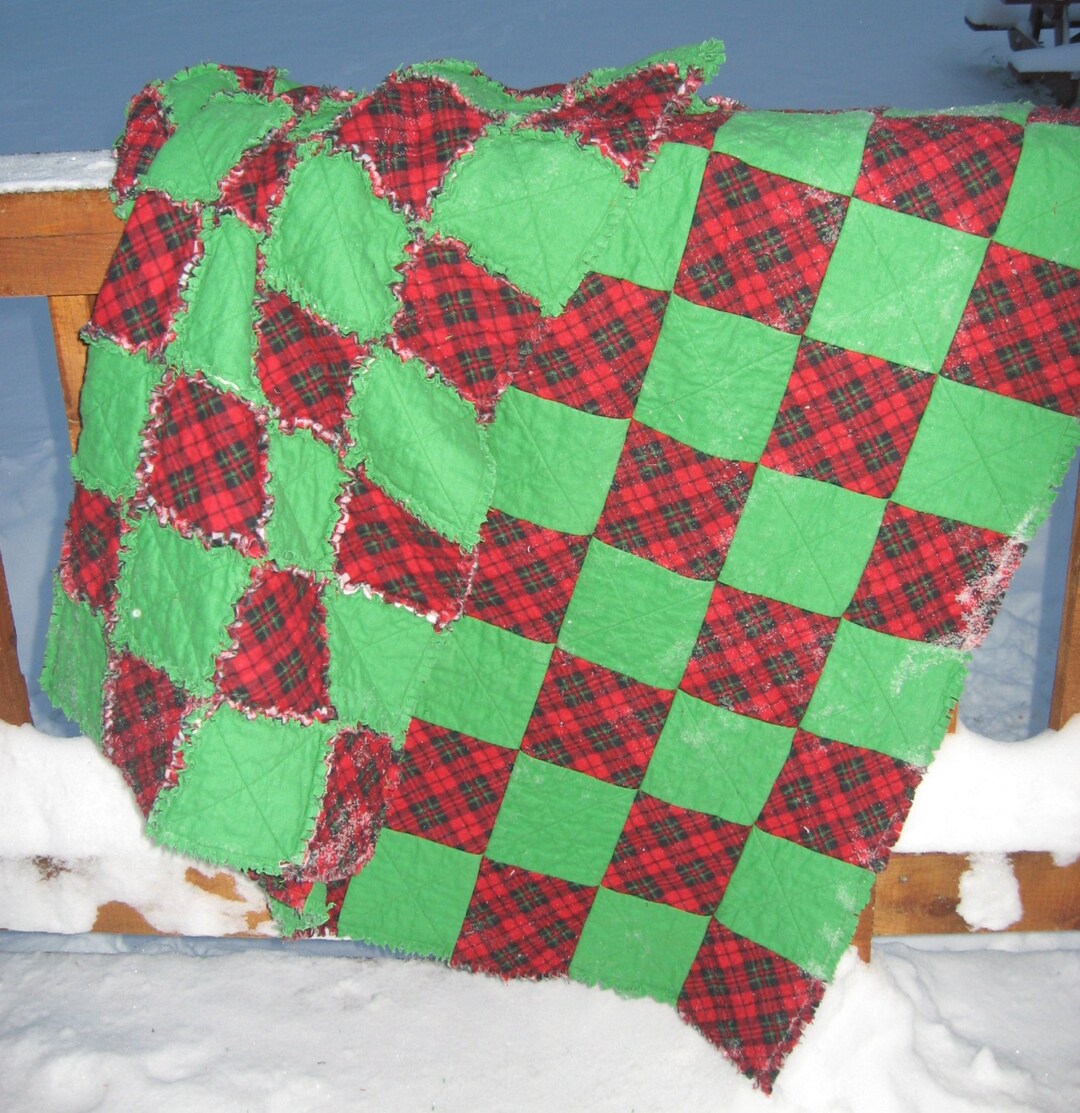 Christmas Flannel Rag Quilt/red and Green Flannel Rag Quilt/holiday