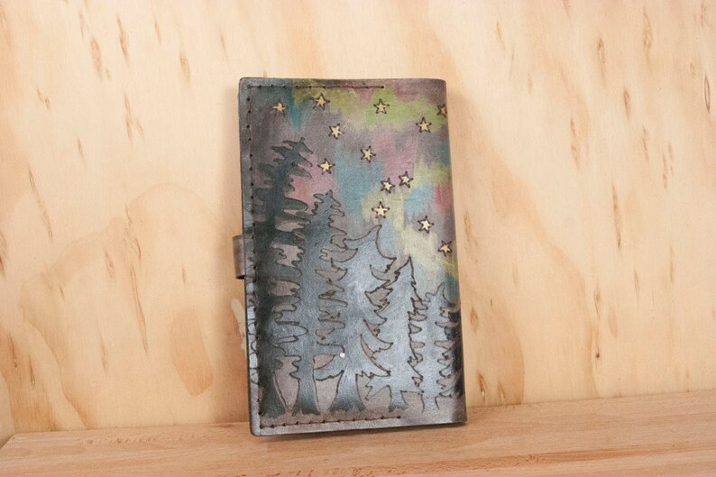 custom-travel-journal-leather-in-the-stars-pattern-with-northern