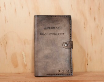 Funda de cuero personalizada Leuchtturm1917: inscripción tipográfica