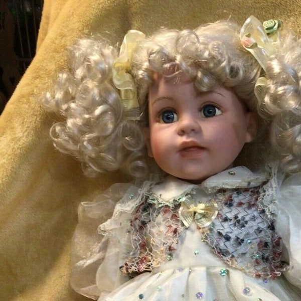 Vintage 22" Doll Heirloom Girl Duck House Doll With Festive Outfit Blond Hair Blue Eyes limited edition # 0339/5000