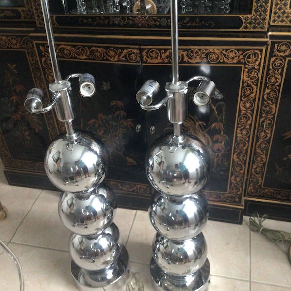 Lamps Van Teal Chrome Balls Stacked 3 Balls Table Large Lamps 40 in High 2 Lights Each Excellent Condition