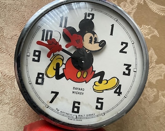 Reloj Coca Cola vintage rojo con forma de lata de refresco, eléctrico, para escritorio/mesa, enchufable, probado.