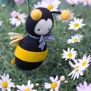 PDF Pattern 'Purl' Felt Bumble Bee Softie Instant Digital Download Plush Children's Toy image 1