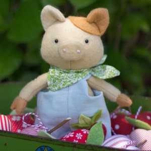 PDF Pattern 'Hubert Radish' Felt Pig Softie with Linen Dungarees Instant Digital Download Plush Children's Toy image 1