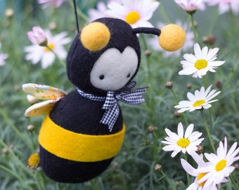 PDF Pattern - 'Purl' - Felt Bumble Bee Softie - Instant Digital Download - Plush Children's Toy