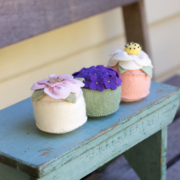 PDF Pattern - 'Posy Pincushion' - Felt Flower Pincushions  - Instant Digital Download - Plush Gift Idea