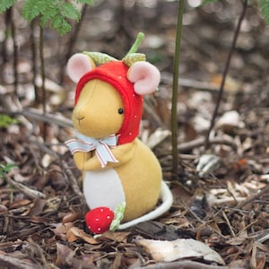 PDF Pattern - 'Strawberry' - Felt Mouse Softie  - Instant Digital Download - Plush Children's Toy