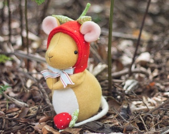 PDF Pattern - 'Strawberry' - Felt Mouse Softie  - Instant Digital Download - Plush Children's Toy