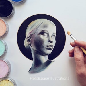 Puede incluir: Un primer plano de un dibujo de la cara de una mujer en tonos grises y negros, con un halo dorado alrededor de su cabeza. El dibujo está sobre un fondo blanco, y una mano sostiene una herramienta de mezcla cerca de la cara de la mujer. El texto "Headspace Illustrations" está en la parte inferior de la imagen.