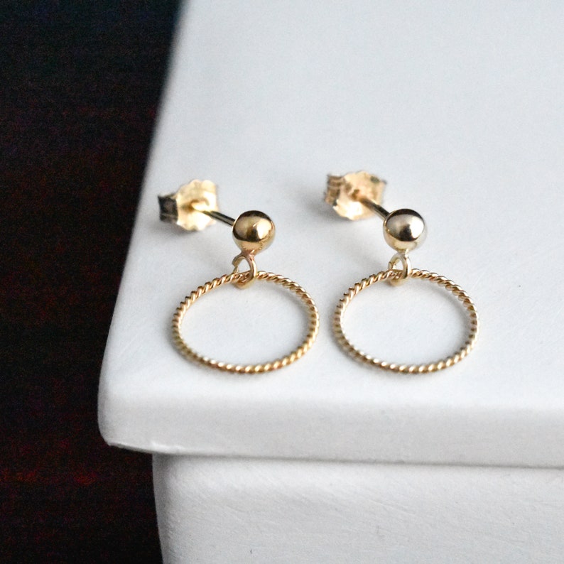 Modern gold earrings Gold loop earrings Minimalist gold filled earrings Hoop earrings Gold pendant ring earrings Gold earrings pease