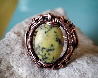 Serpentine Jasper Ring, copper wire weave, chartreuse, yellow, green, black, gemstone