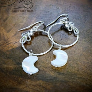 Crescent Moon Creolen, Sterling Silber, Perlmutt