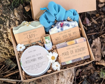 Personalized Maid of Honor Proposal Box. Spa Gift with Custom Soap Label, Handmade Lip Balm, Body Butter & Scrunchie. Unique Bridesmaid Gift