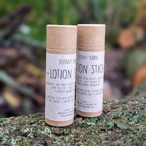 Lotion stick - Lotion solide écologique à base de beurre de cacao biologique et d'huile de chanvre. Soin nourrissant entièrement naturel à base de plantes pour peau sèche
