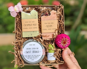 Mini coffret cadeau personnalisé avec savons naturels faits main, lotion bio, baume à lèvres respectueux de l'environnement. Cadeau de luxe pour les enseignants et les aidants naturels