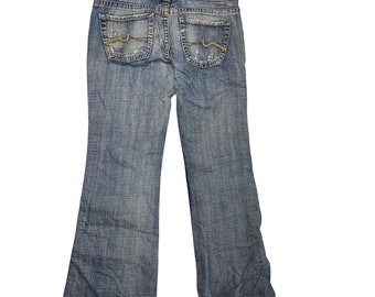 Maurices Juniors Size 5 6 Short Jeans Jenna Bootcut Blue Denim Distressed Hem Wear