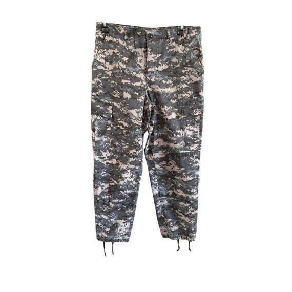 Pantalones utilitarios de camuflaje regular de talla mediana para