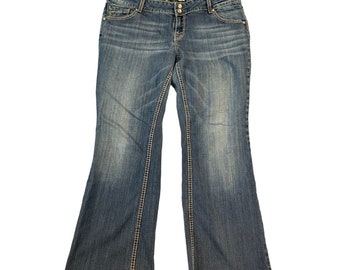 Vigoss Womens Size 8 Fit Bootcut jeans Raw Hem Blue Denim Flap Back Pockets Tan Thick Stitching