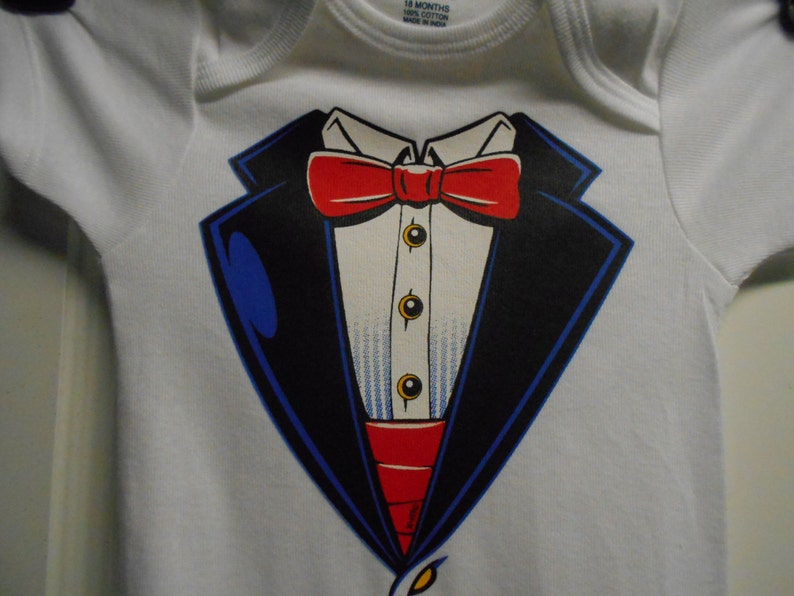 Black Tuxedo With Red Cumberbund /& Bow Tie infant sz 18 mos one pc sui bodysuit
