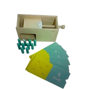Lovevery Wood Box Counting Toy Learning Educational Card Pegs Box