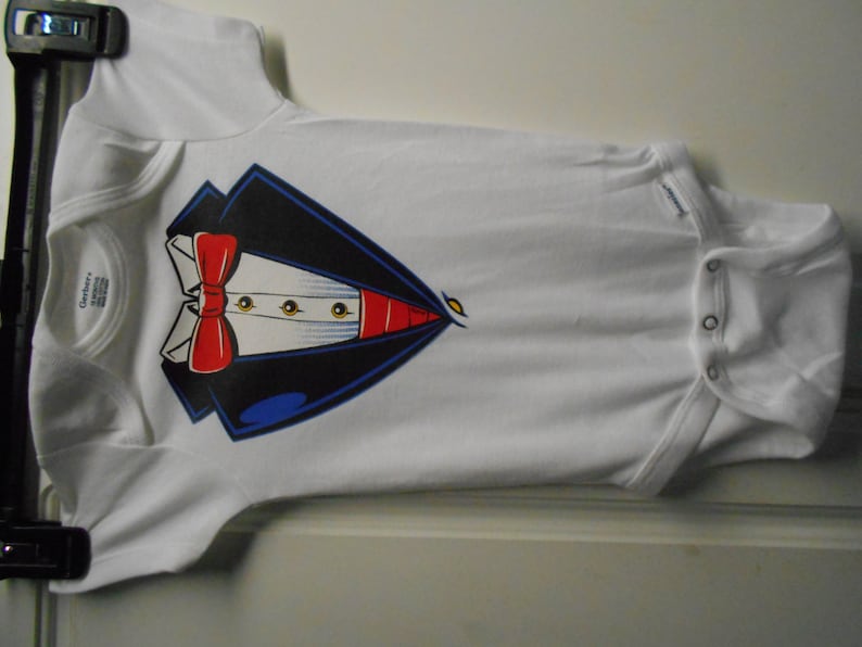 Black Tuxedo With Red Cumberbund /& Bow Tie infant sz 18 mos one pc sui bodysuit