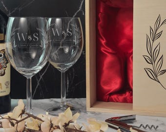 Personalized Wine Glasses Set: Etched Couple&#39;s Gift with Optional Engraved Wood Box