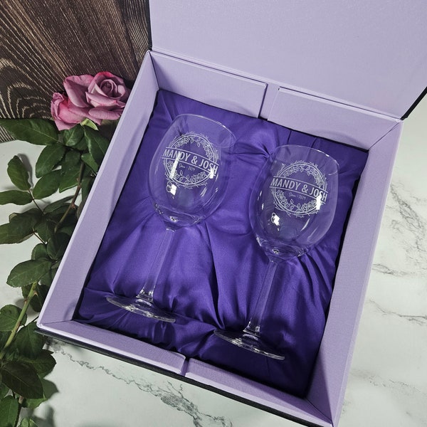 Personalized Wine Glasses Set, The Perfect gift for an Anniversary or wedding | 2 Wine Glasses 15oz + Magnetic Gift Box